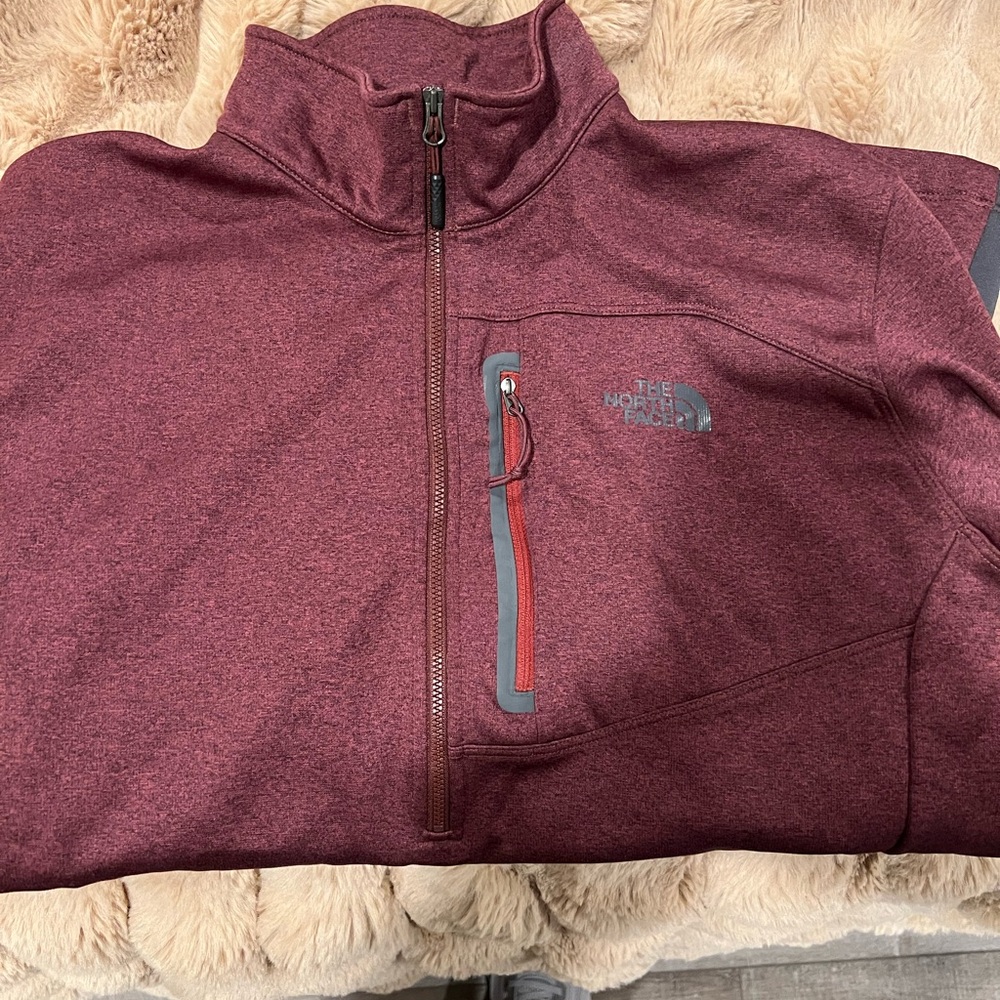 Men’s North Face 1/2 Zip Long Sleeve in Sz XL Excellent Condition